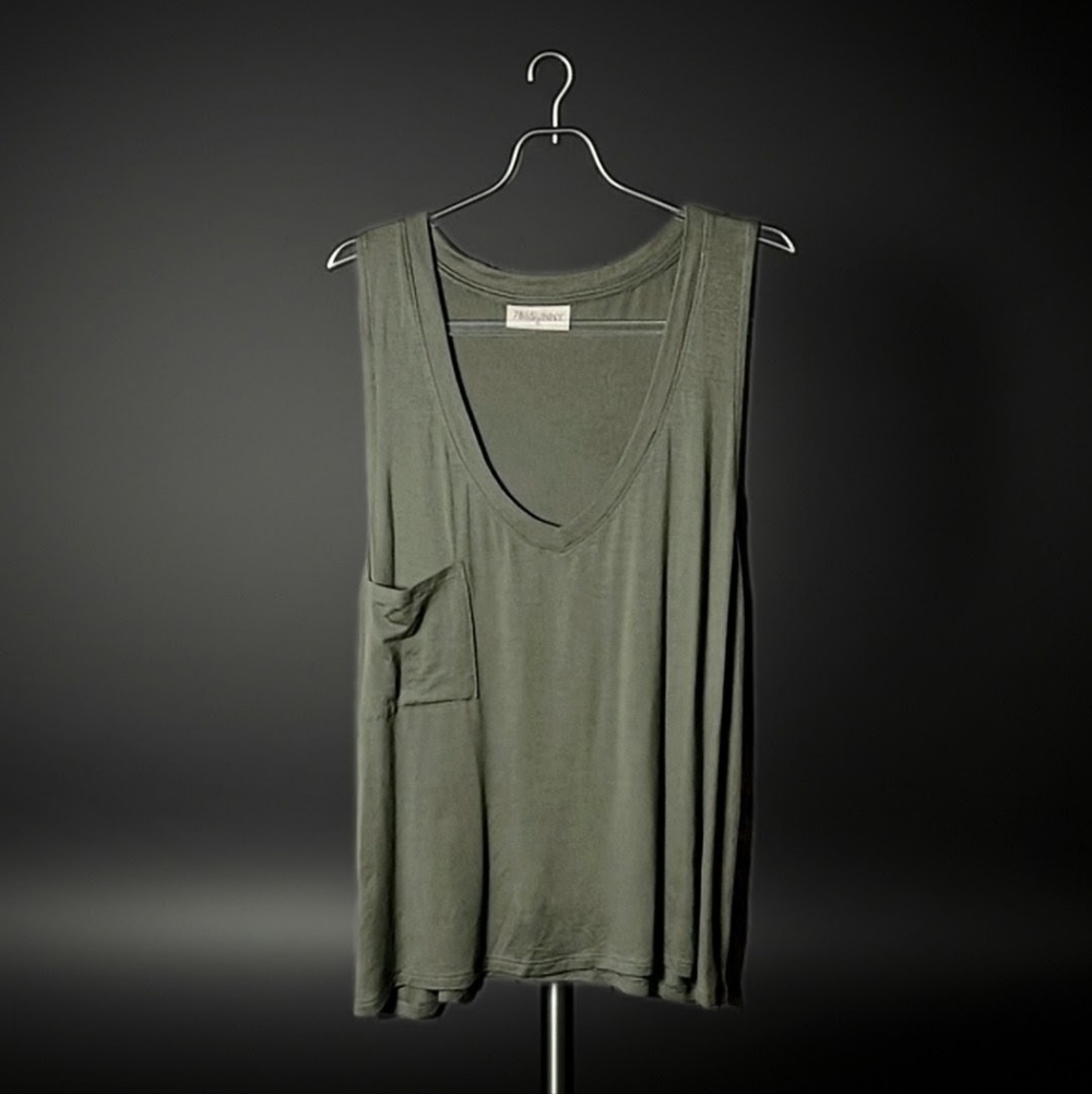 SEAS Sunny&78 Del Mar Slinky Tank Olive Green Sleeveless Racerback V-Neck SIZE L